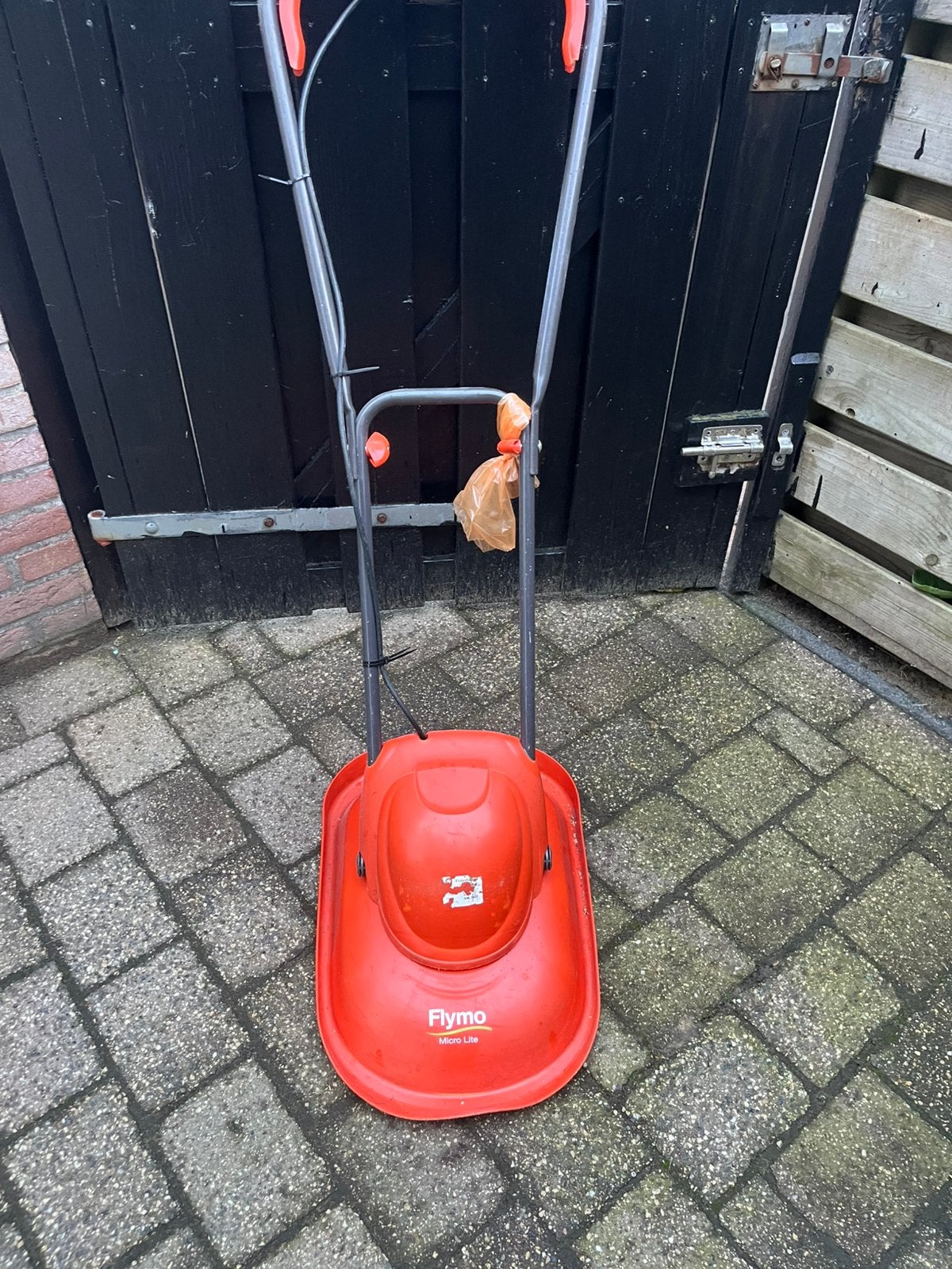Flymo Zweefmaaier, Zweefmaaier, Ophalen of Verzenden, Zo goed als nieuw