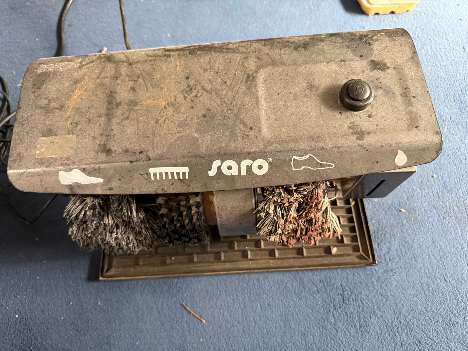 Schoenpoetsmachine. Polijstmachine, Ophalen