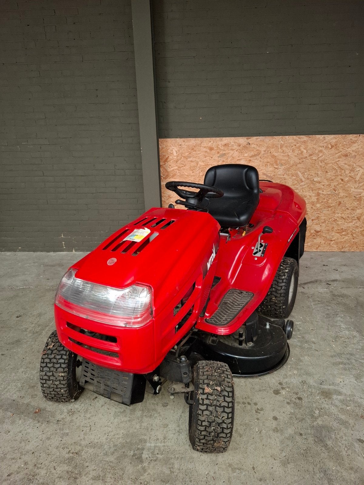 Nieuwe MTD Zitmaaier - 105 cm maaibreedte met opvangbak