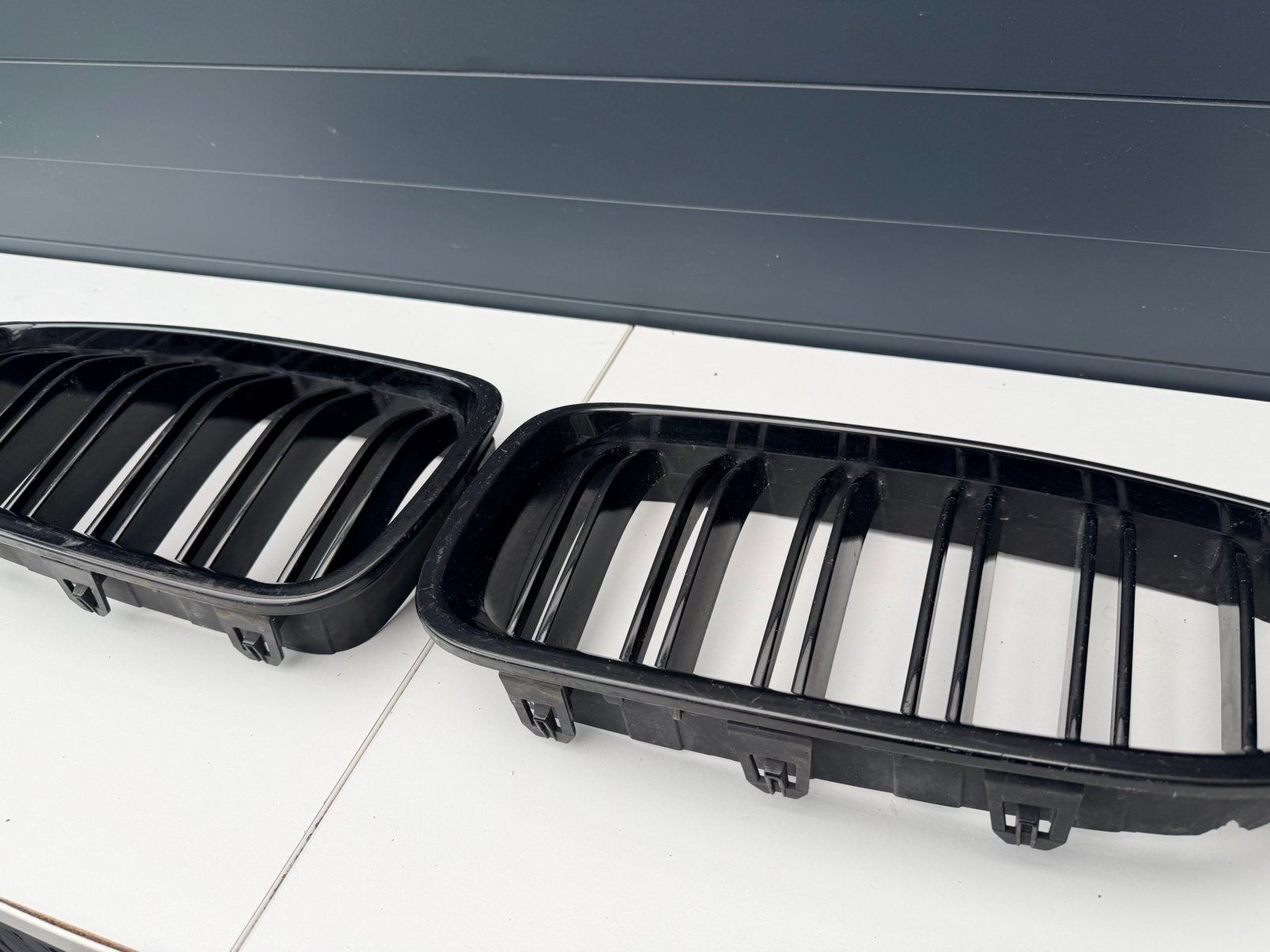 BMW F10 5 Serie Hoogglans Zwarte Nieren Grill Set, Gebruikt, Voor, Ophalen of Verzenden, Bumper