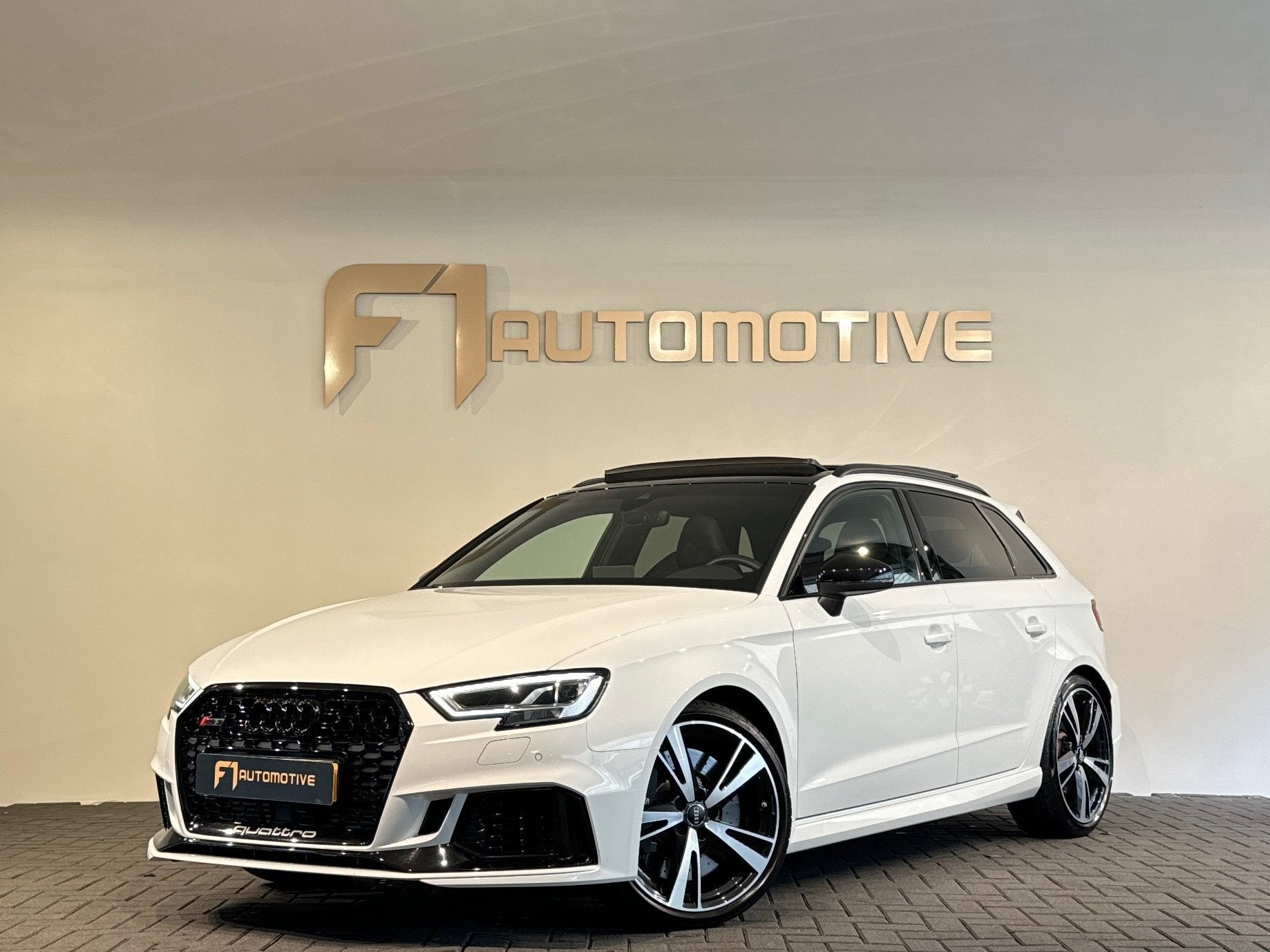 Audi RS3 Sportback 2.5 TFSI quattro Pano|Keyless|B&O|RS Seat, Auto's, Audi, Automaat, Gebruikt, RS3, Automatische klimaatregeling