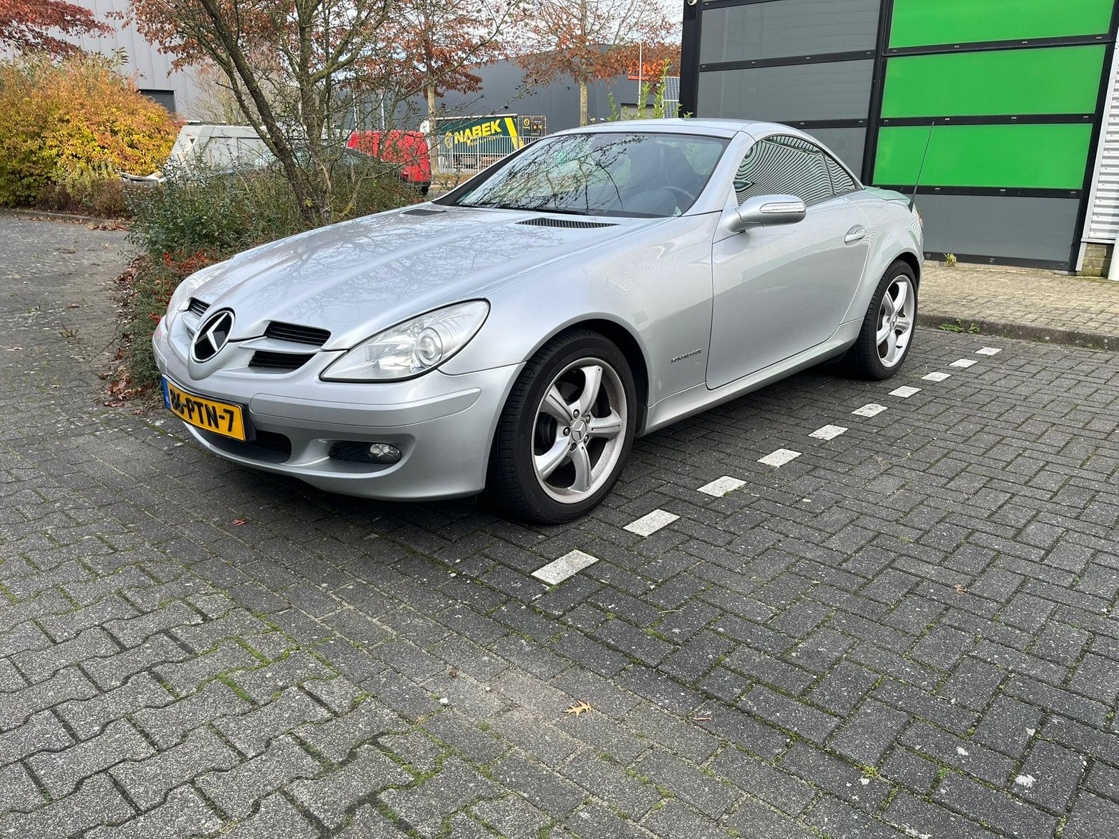 Mercedes-Benz SLK 1.8 Slk200 Kompr Roadster AUT 2004 Grijs, Auto's, Automaat, Achterwielaandrijving, Zwart, 4 cilinders
