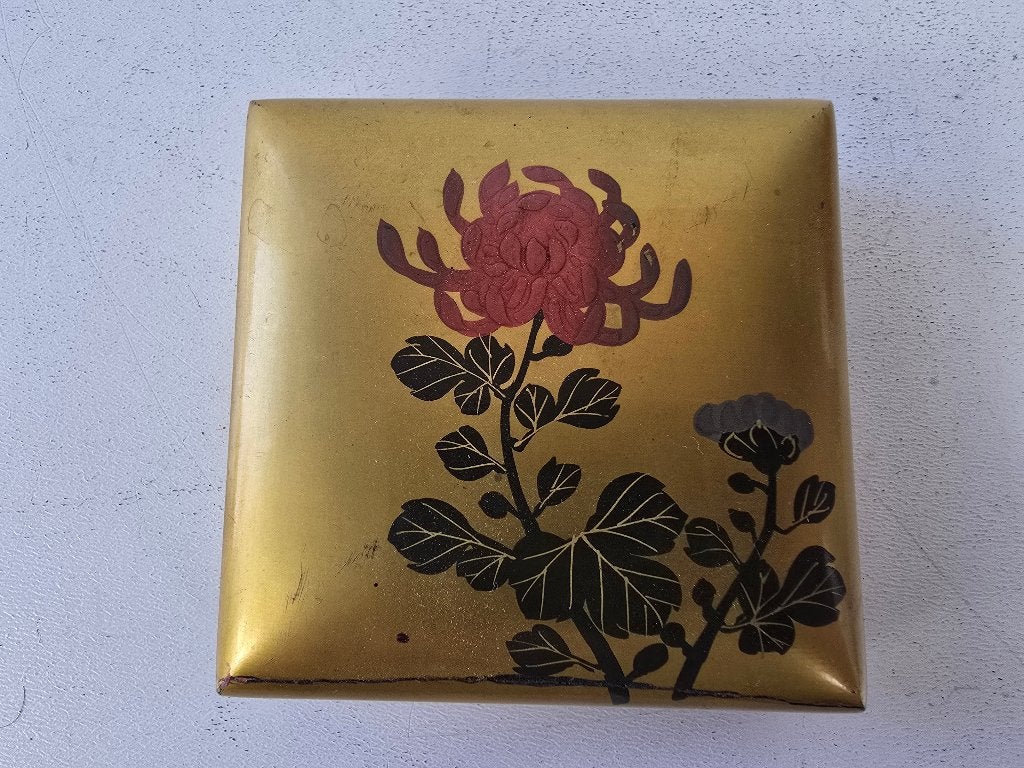 Floraal dekselbakje goud, hout lak, Japan, begin 20e eeuw, Antiek en Kunst, Ophalen of Verzenden