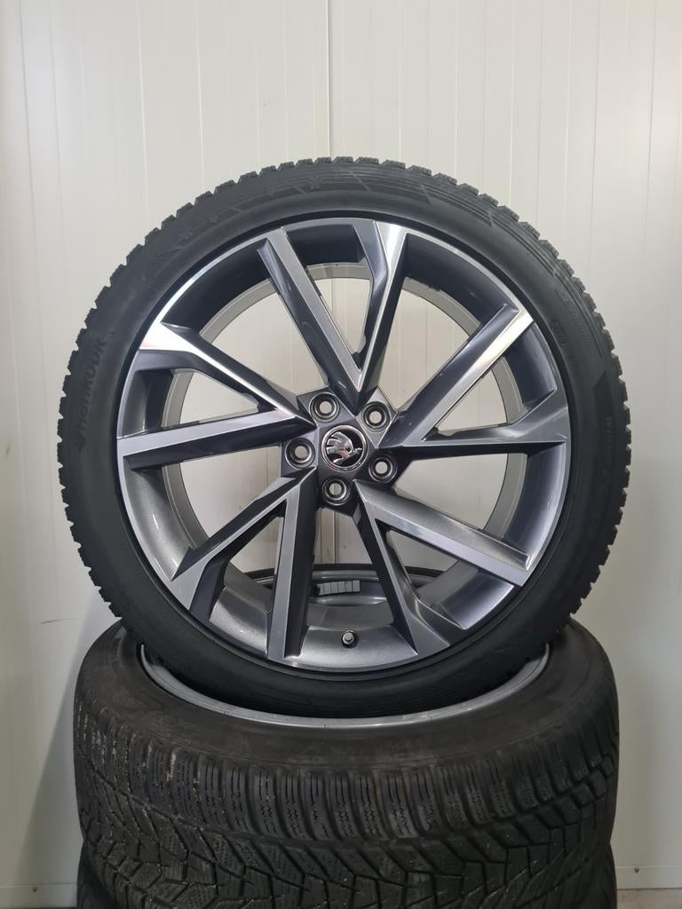 20' Skoda Kodiaq NS7 Vega velgen met winterbanden, Auto-onderdelen, Banden en Velgen, Banden en Velgen, 235 mm, Personenwagen