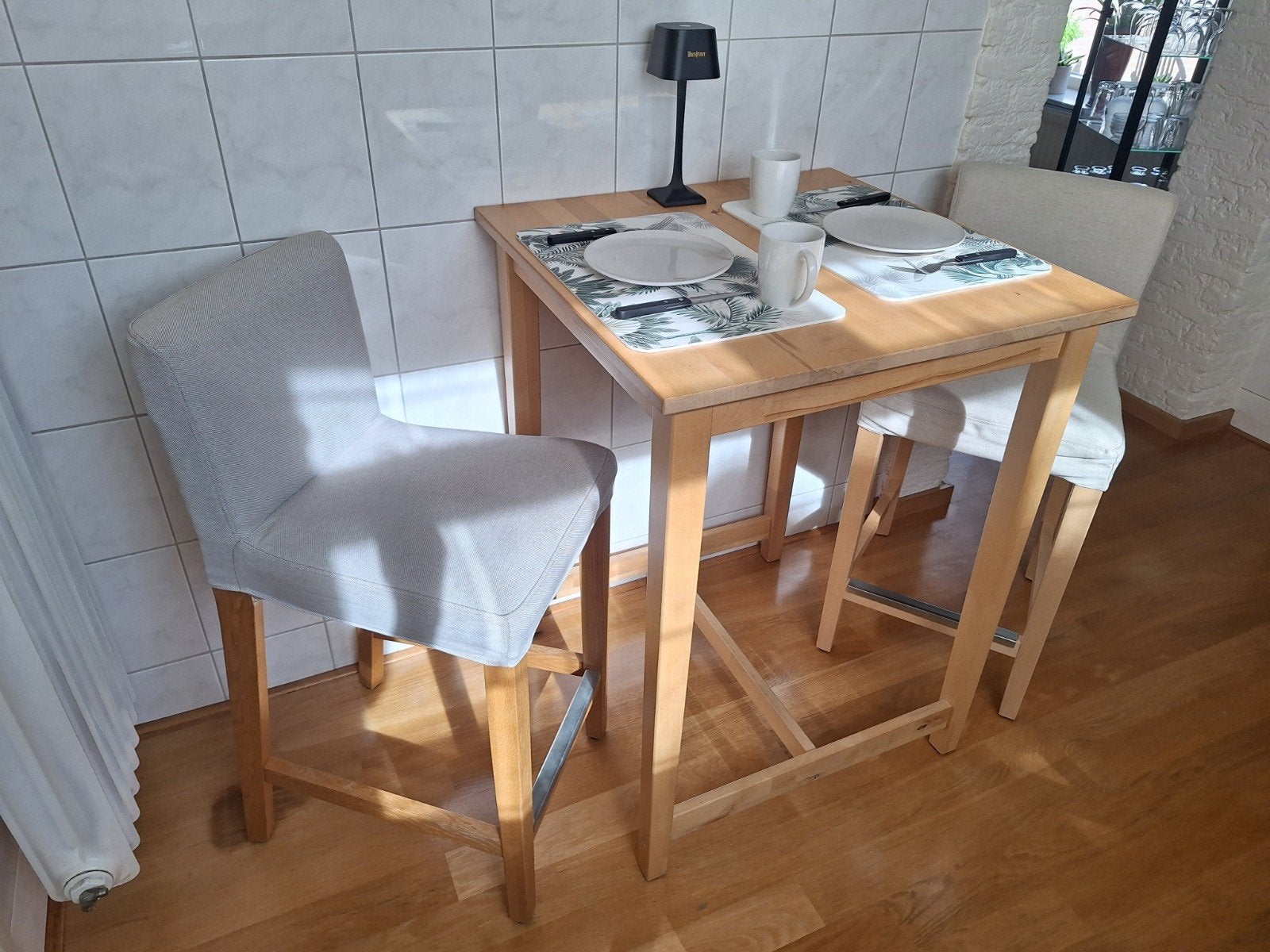 IKEA bartafel Björkudden met 2 Bergmund krukken, Ophalen