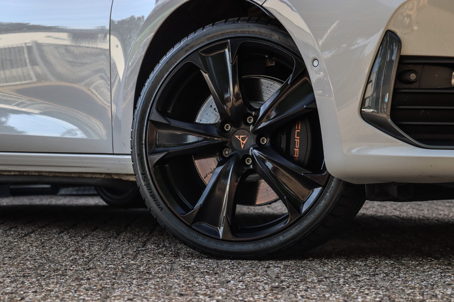 Cupra LEON SPORTSTOURER 1.4 e-Hybrid VZ Business VIRTUAL, Auto's, 77 km/l, Gebruikt, Euro 6, 4 cilinders