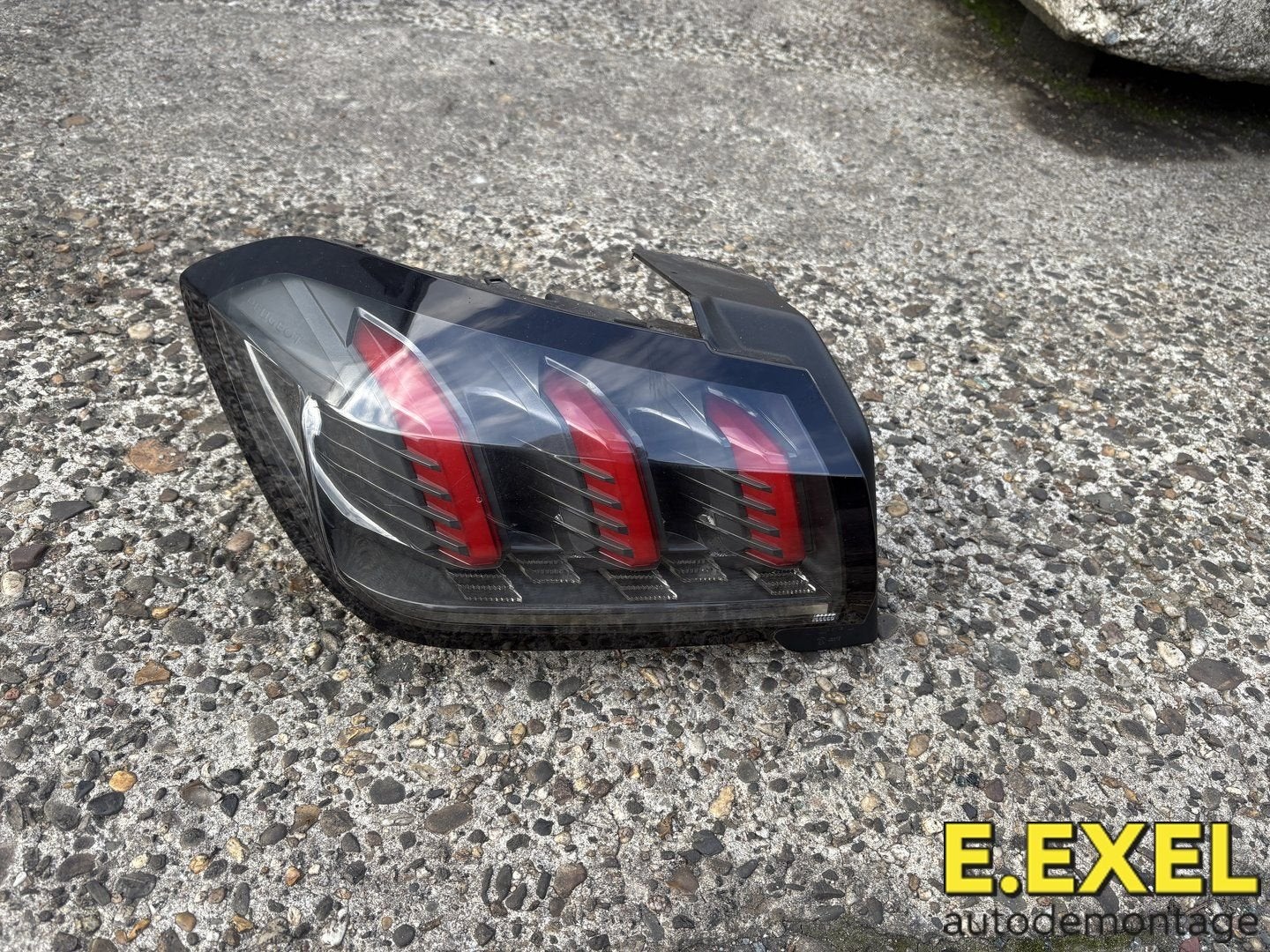 Achterlicht Links Peugeot 208 vanaf 2019  9823216880, Auto-onderdelen, Gebruikt, -, Ophalen of Verzenden, -