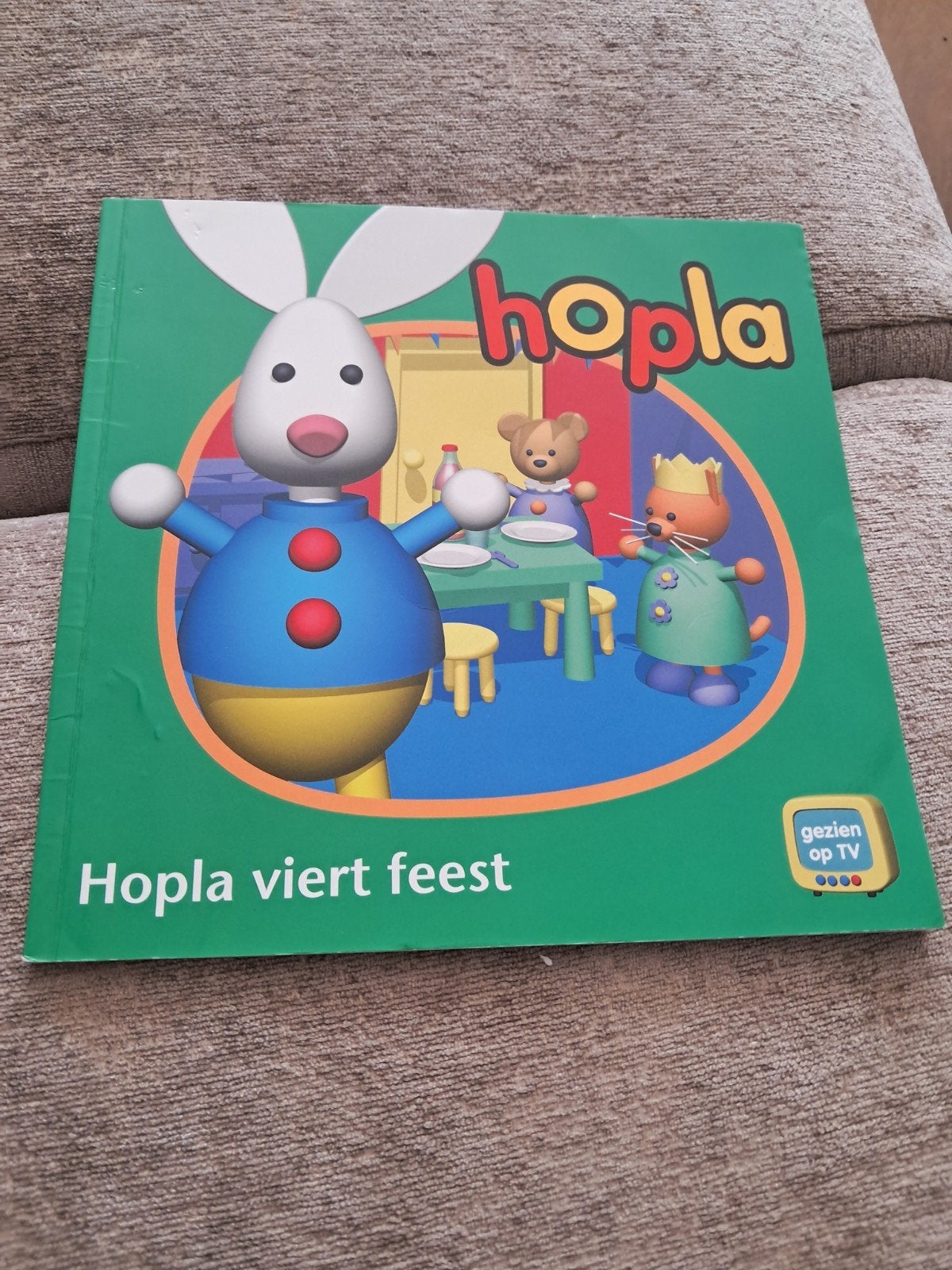 boek hopla viert feest is zéér mooi splinternieuw, Boeken, Ophalen of Verzenden