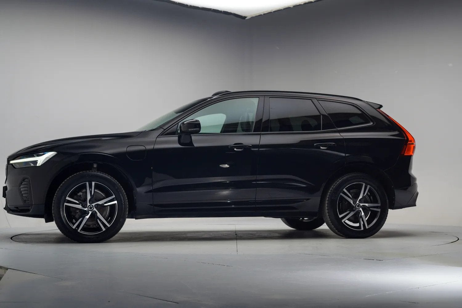 Volvo XC60 T6 R-Design FACELIFT Aut. [ Panoramadak H/K Camer, Auto's, Automaat, Gebruikt, 4 cilinders, Zwart