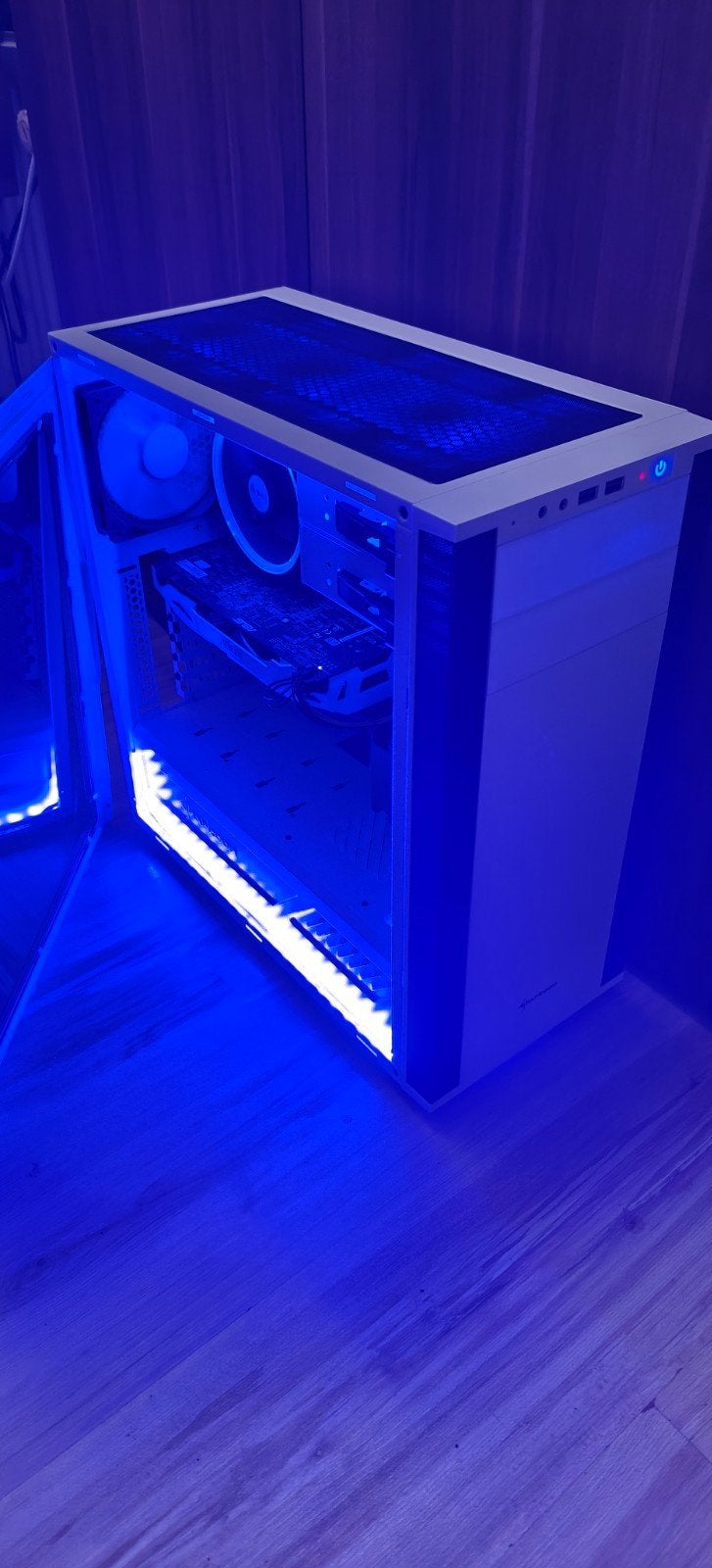 Sharkoon GamePC 6-Core - Fortnite 200 FPS, Computers en Software, Computerbehuizingen, Ophalen of Verzenden, Zo goed als nieuw