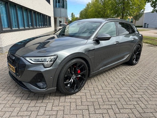 Audi e-tron e-tron 50 q L Ed Bl S-LINE PANO CARPLAY NAP!, Auto's, Automaat, Dealer onderhouden, 0 cilinders, Automatische klimaatregeling