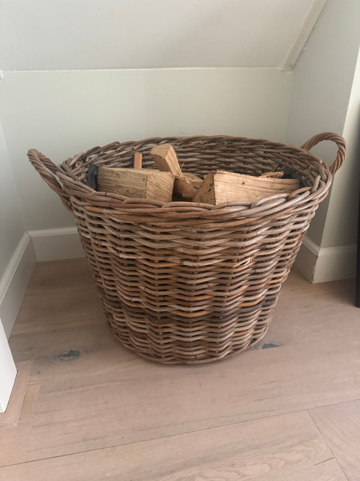 Grote rieten mand XL, Ophalen, Gebruikt, Gevlochten, Mand
