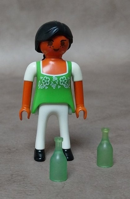 Playmobil popje, met 2 flesjes, Kinderen en Baby's, Speelgoed | Playmobil, Gebruikt, Losse onderdelen, Ophalen of Verzenden, City life