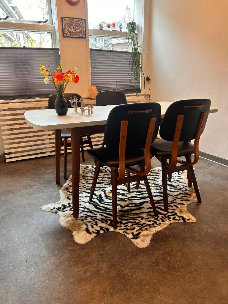 Vintage teakhout jaren 60’ stoelen, Huis en Inrichting, Stoelen, Ophalen, Gebruikt, Drie, Zwart
