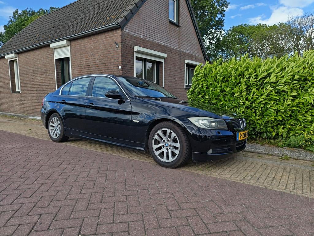 BMW 3-Serie 3.0 I 325 AUT 2008 Zwart, Auto's, Automaat, 745 kg, 1435 kg, 14 km/l