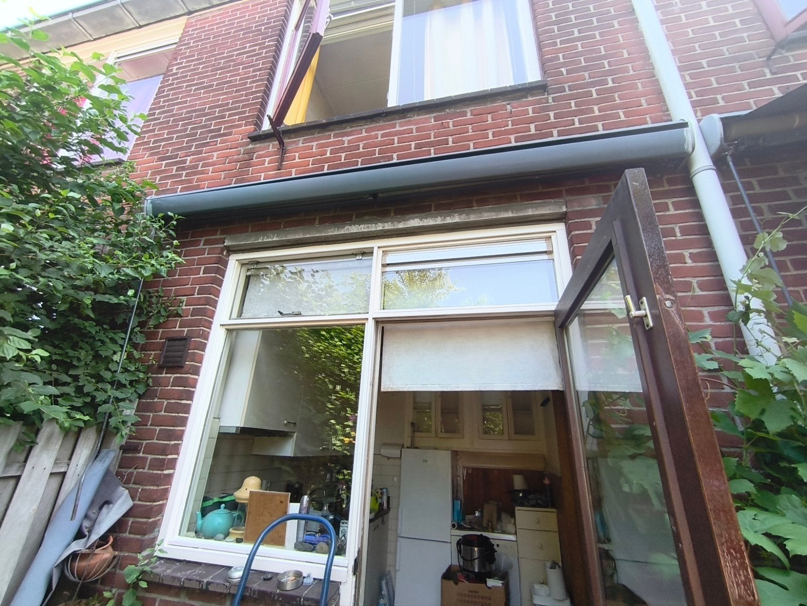 Twee gebruikte knikarmschermen,  handmatig bedienbaar, Ophalen, Gebruikt, Elektrisch, 150 tot 300 cm