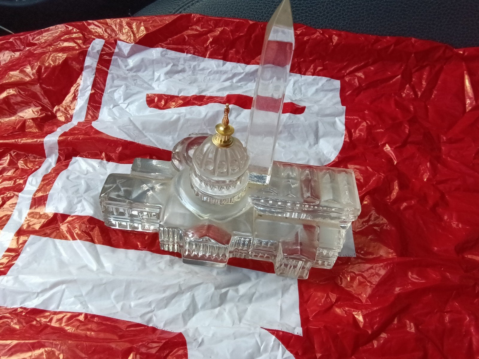 Kristallen capitol America, Ophalen, Zo goed als nieuw, Dier