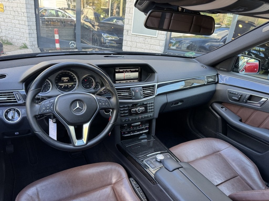 Foto 4 van Mercedes-Benz E-Klasse Estate 500 AMG Harman Night vision Lu