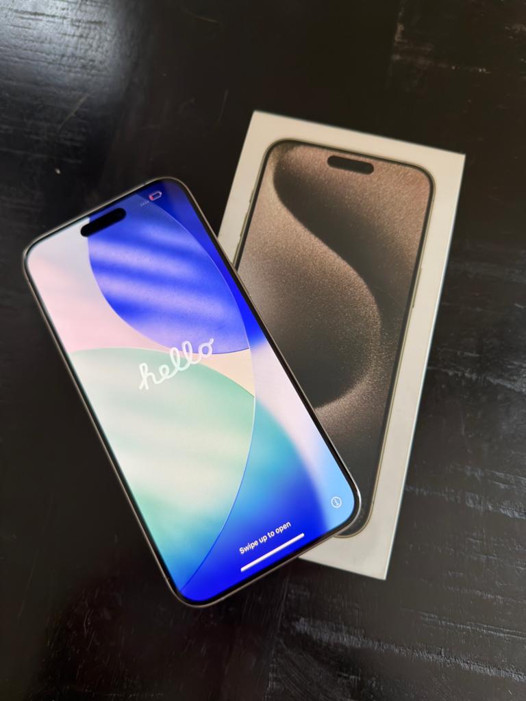 Apple iPhone 15 Pro Max, Telecommunicatie, Mobiele telefoons | Apple iPhone, 89 %, IPhone 15 Pro Max, Nieuw, Zilver