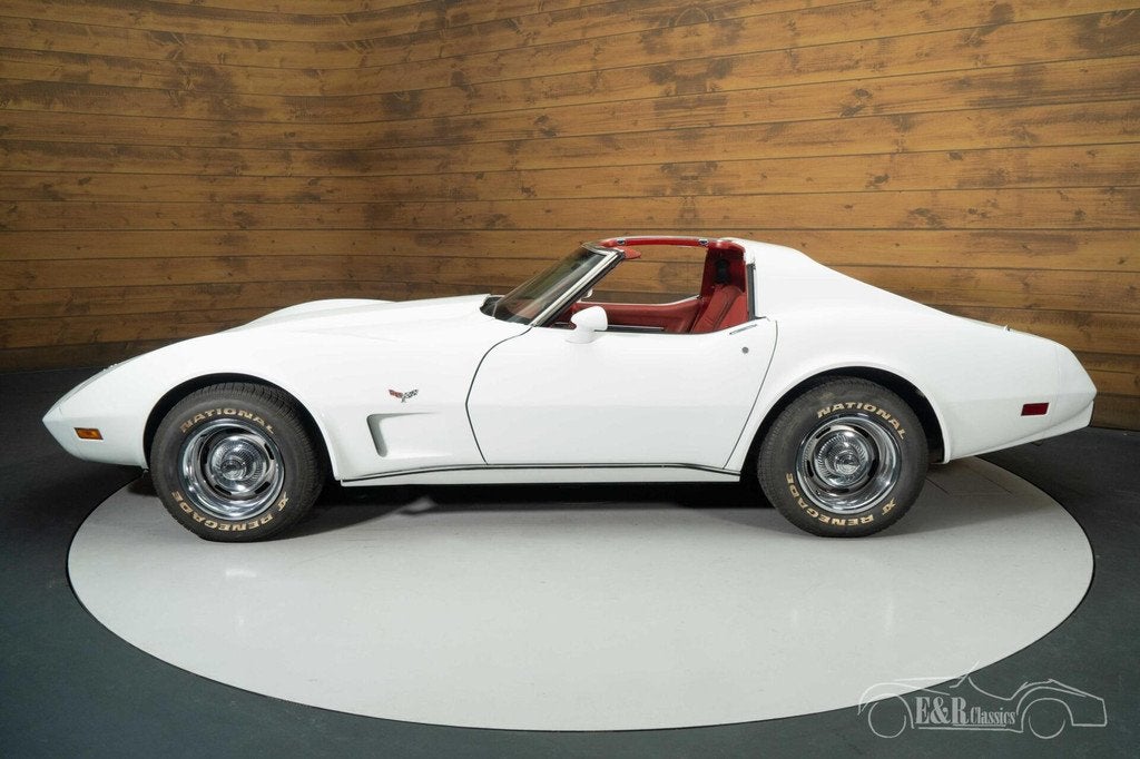Chevrolet Corvette C3 Stingray Cabriolet | 1977, Automaat, Achterwielaandrijving, 179 pk, Wit