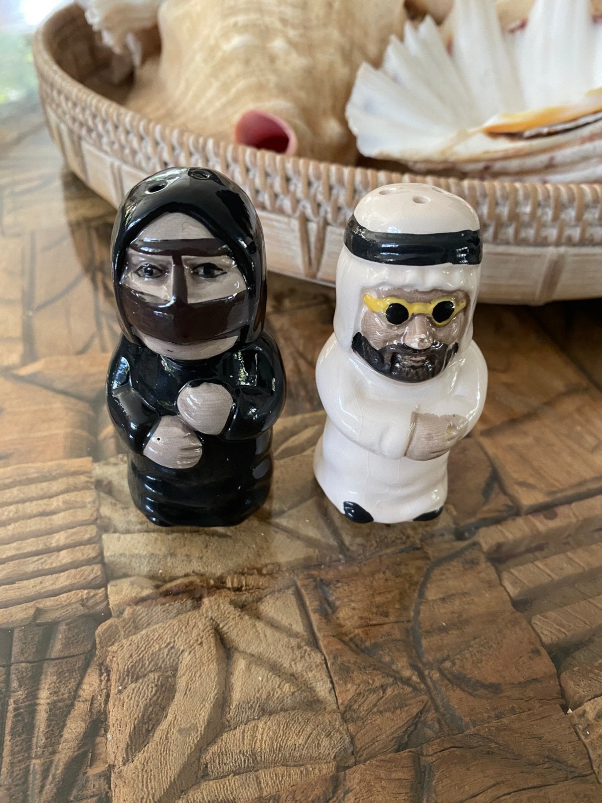 Peper en zoutstel, Arabisch echtpaar, keramiek, Ophalen
