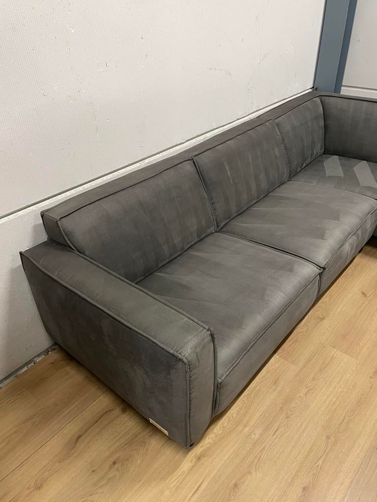 Mooie luxe suede atraciet grijze hoekbank - GEREINIGD!!!, Huis en Inrichting, Banken | Bankstellen, Ophalen, 250 tot 300 cm, Luxe