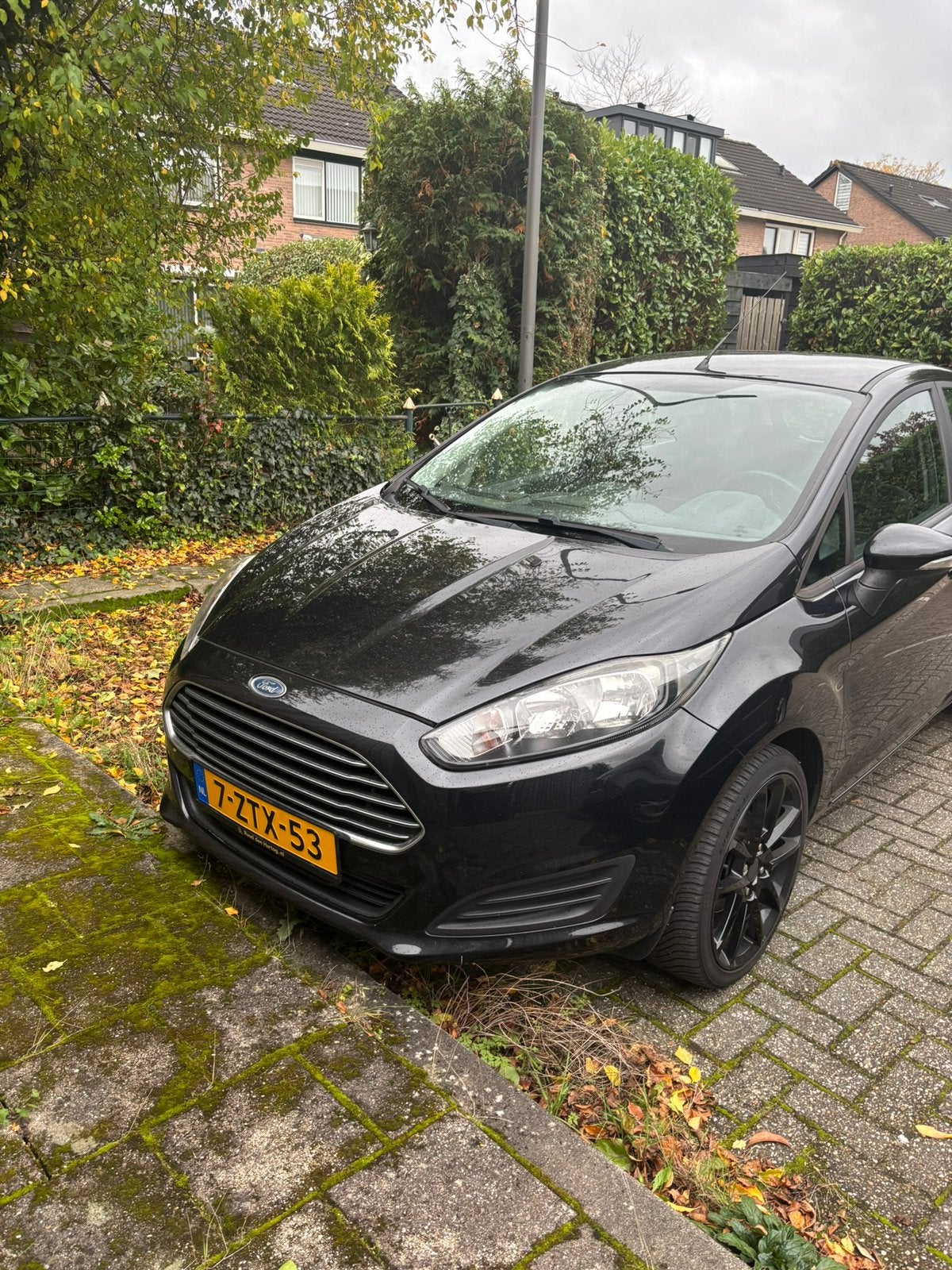 Ford Fiësta 1.0 48KW/65PK 5D 2015 Zwart, Stof, 40 €/maand, 525 kg, Origineel Nederlands