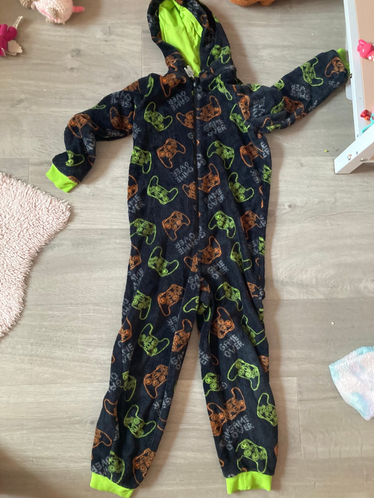 Onesie Game Over maat 128, Ophalen of Verzenden, Zo goed als nieuw, Jongen, Nacht- of Onderkleding