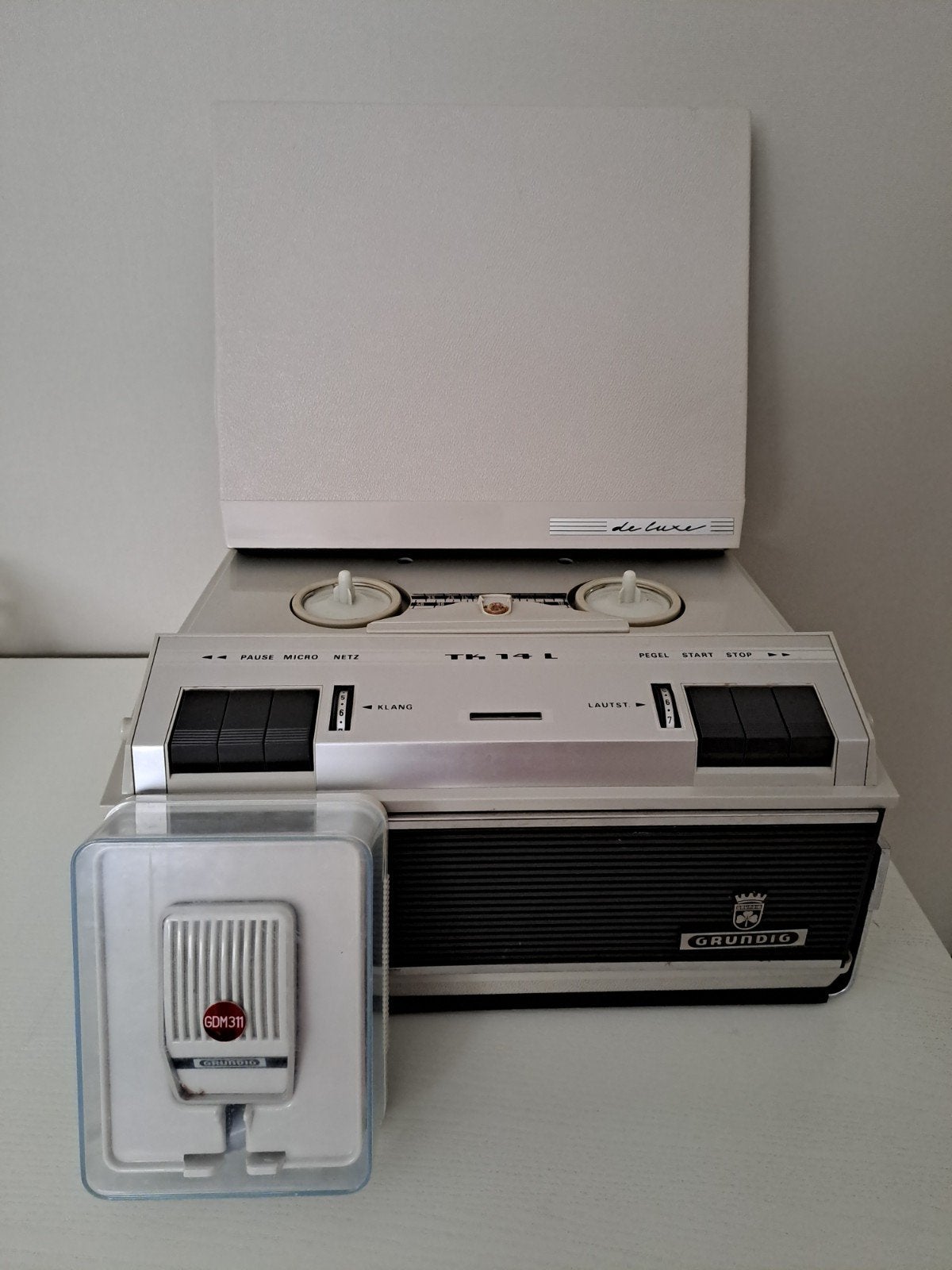 Grundig TK 14 L De Luxe Bandrecorder met Microfoon, Ophalen, Bandrecorder, Met stofkap