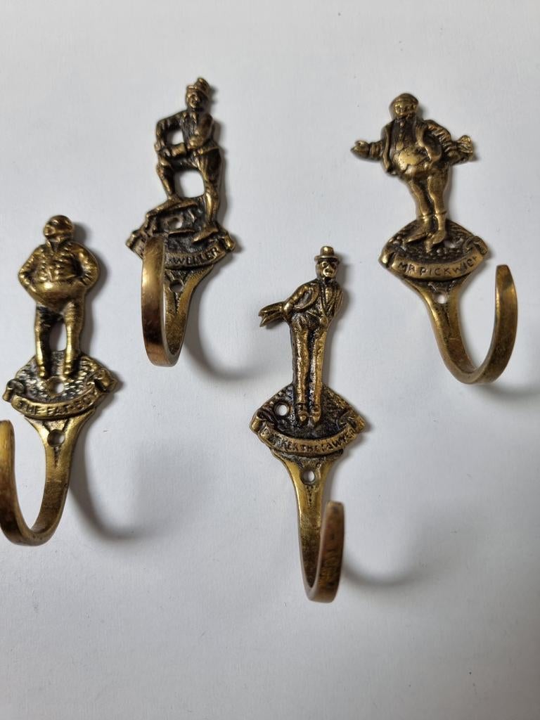 Set van 4 antieke koperen kapstokhaken Dickens figuren, Ophalen of Verzenden, Koper
