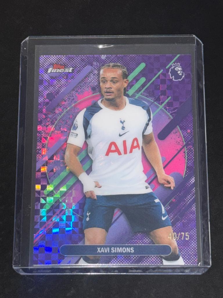 Xavi Simons Topps Finest Premier League 2025/26 Purple 40/75, Ophalen of Verzenden, Nieuw, Losse kaart