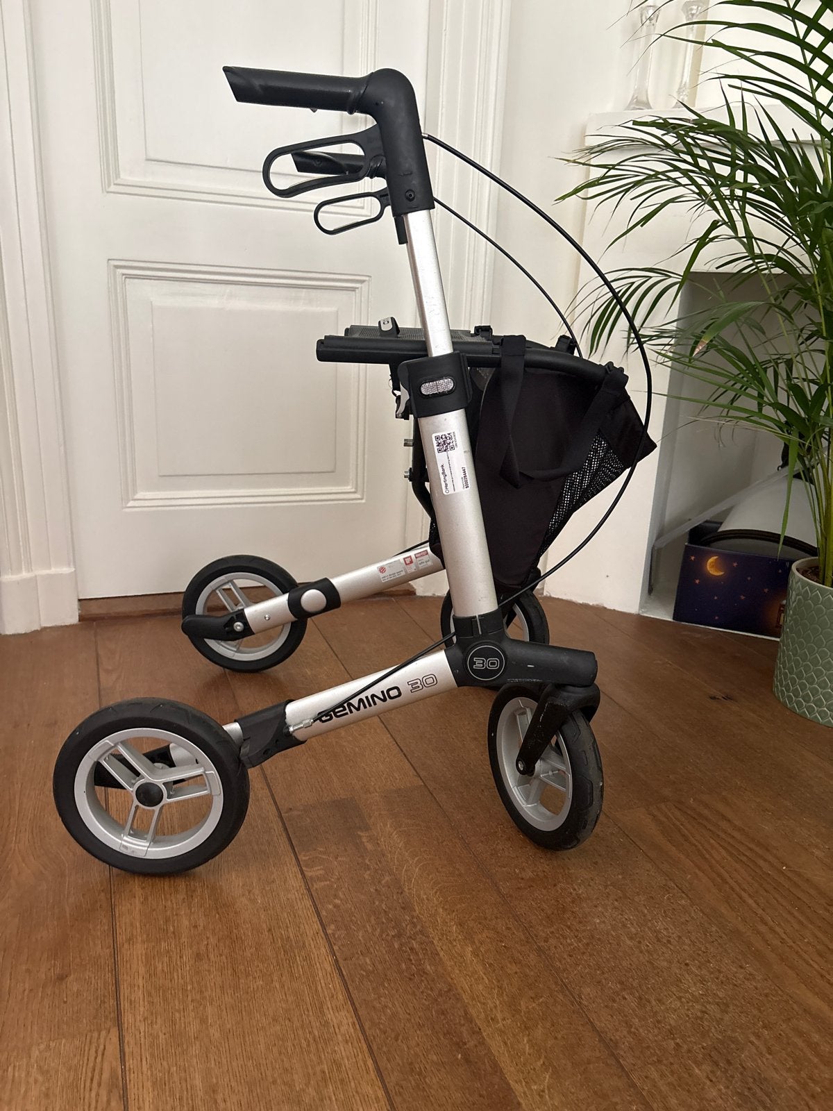 Germino 30 rollator, Diversen, Rollators, Ophalen, Opvouwbaar, Zo goed als nieuw