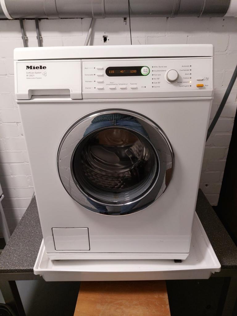 Miele W3821 Wasmachine - Goedwerkend, wegens overcompleet, Ophalen, Gebruikt, Wolwasprogramma, Voorlader