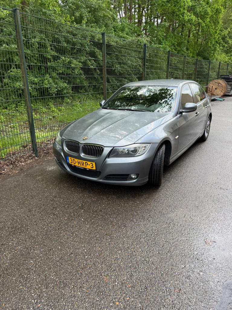 BMW 3-Serie 2.0 D 318 100KW AUT 2009 Grijs, Auto's, Automaat, 745 kg, 1995 cc, 4 cilinders