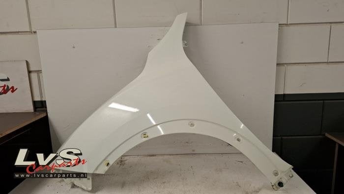 Scherm links-voor van een Nissan Juke (326), Gebruikt, -, -, Ophalen of Verzenden