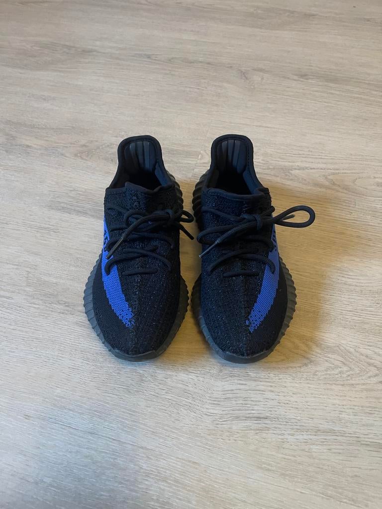Yeezy 350 V2 Dazzling Blue - Maat 38 - Zo goed als nieuw, Kleding | Dames, Ophalen, Blauw, Sneakers of Gympen, Zo goed als nieuw