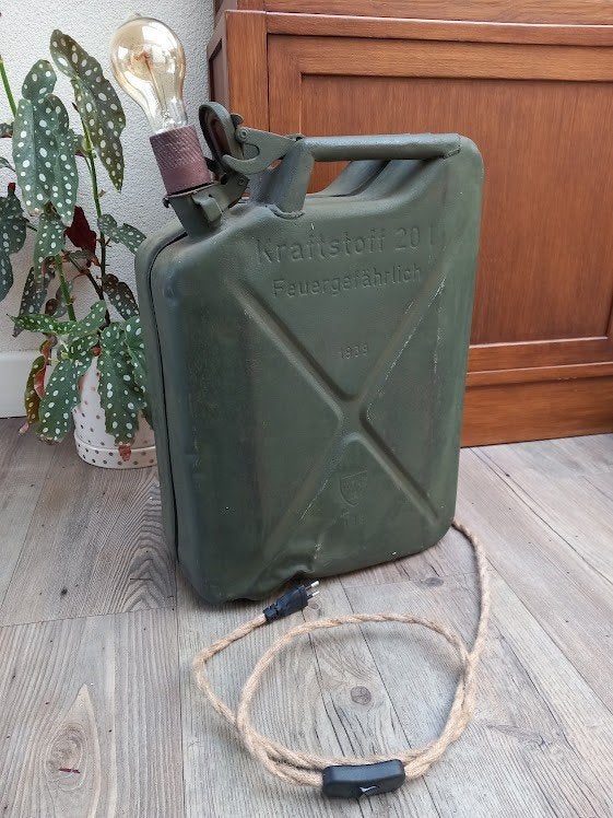 Jerrycan wo2 Duits Wehrmacht met lamp 1939, Ophalen of Verzenden, Landmacht, Duitsland, Overige typen