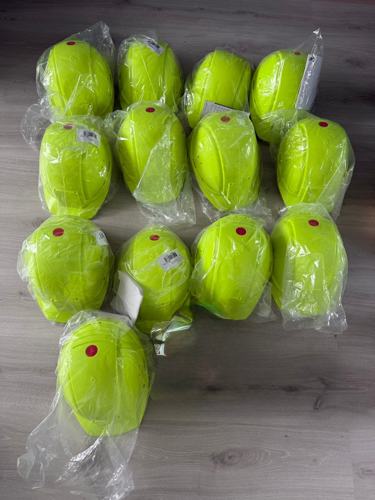 13 nieuwe 3M Veiligheidshelmen, Ophalen, Nieuw