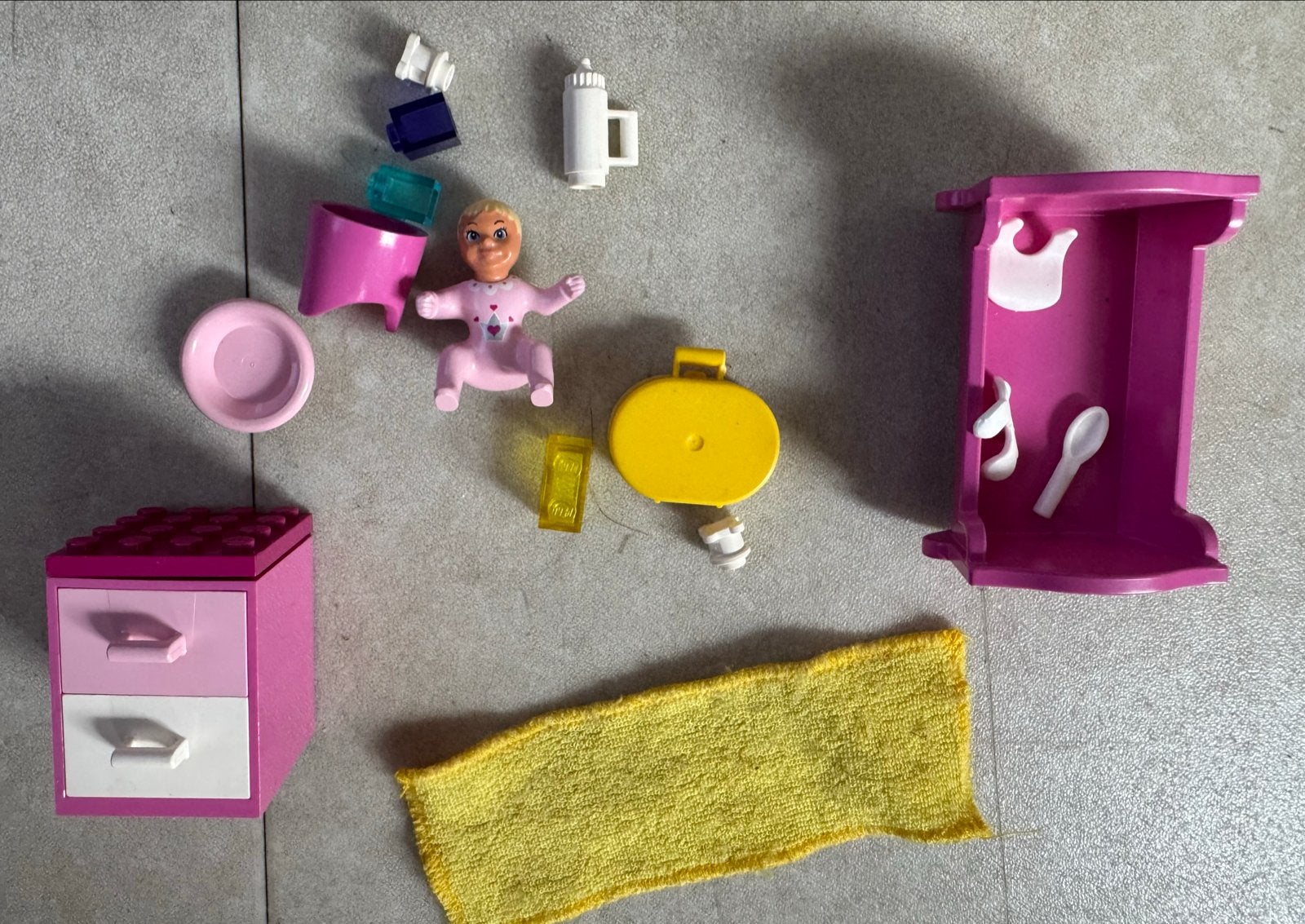 Lego belville baby met assecoires, Kinderen en Baby's, Speelgoed | Duplo en Lego, Ophalen of Verzenden, Lego