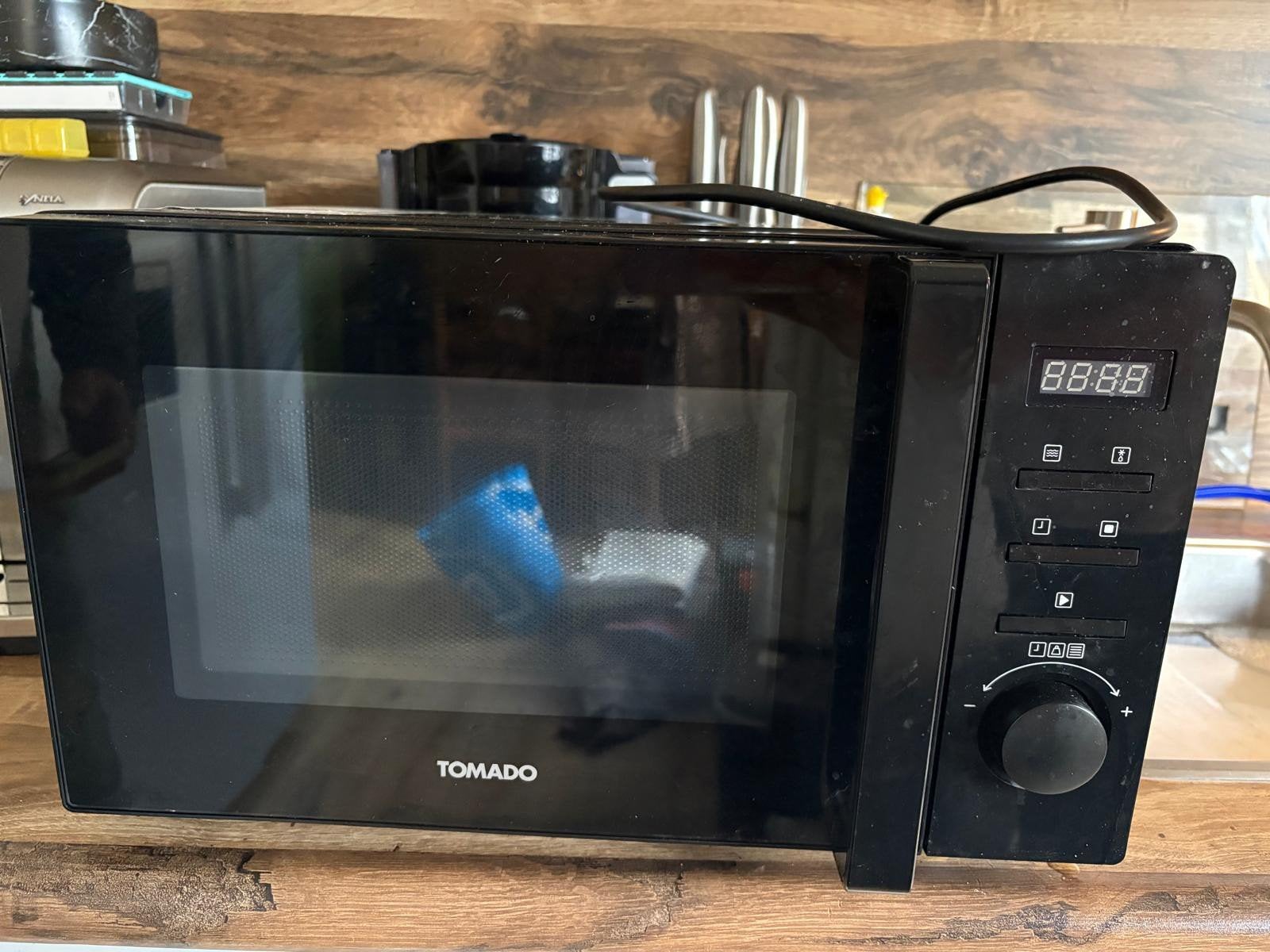 Tomado Magnetron - Zwart, Goede Staat, Ophalen, Gebruikt, Minder dan 45 cm, Magnetron