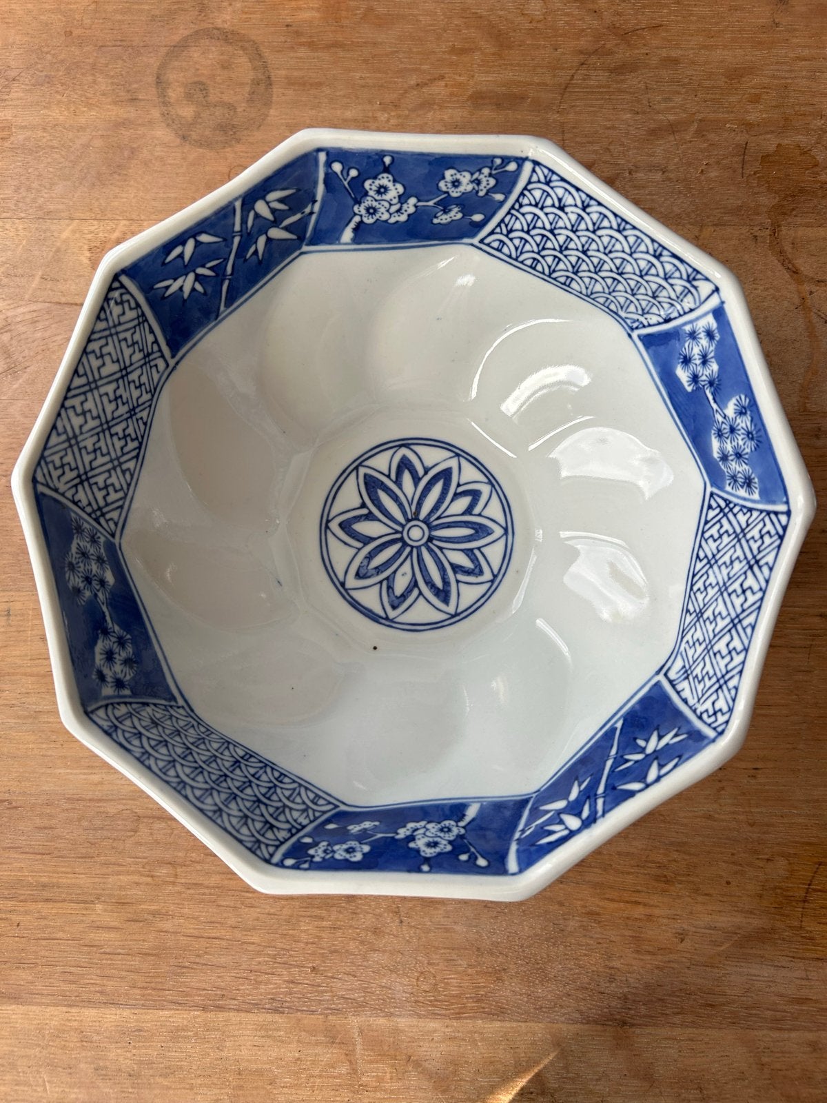 Chinese kom, Qianlong-merk, blauw-wit porselein, Antiek en Kunst, Ophalen of Verzenden