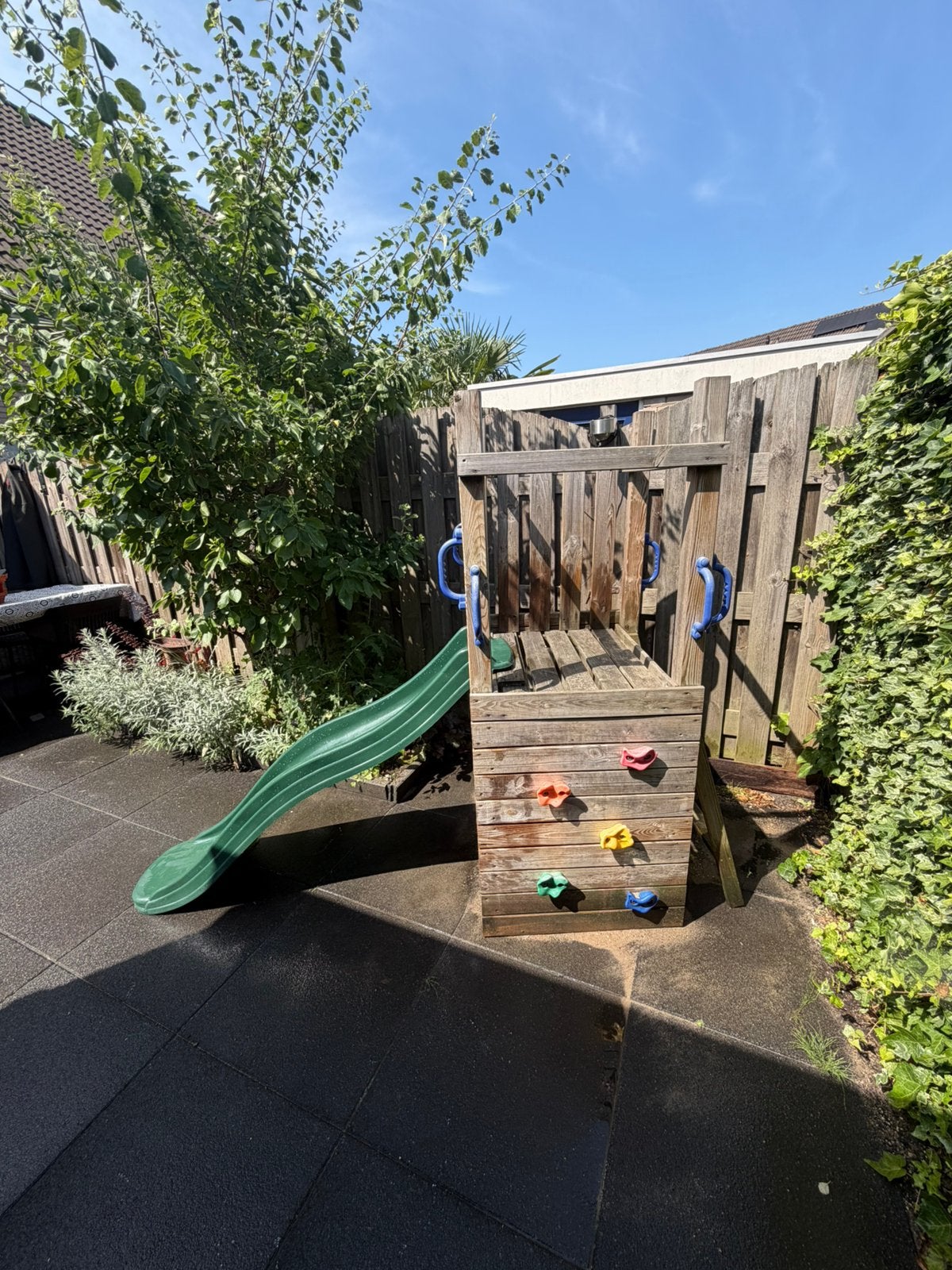 Speeltoestel met glijbaan GRATIS, Ophalen, Zo goed als nieuw, Glijbaan