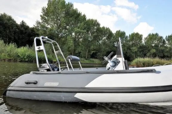 XC Pro 430 RIBBOOT – 40 PK Suzuki - Trailer - afzekzeil, Watersport en Boten, Ophalen, Gebruikt, Motor en Techniek, Motorboot