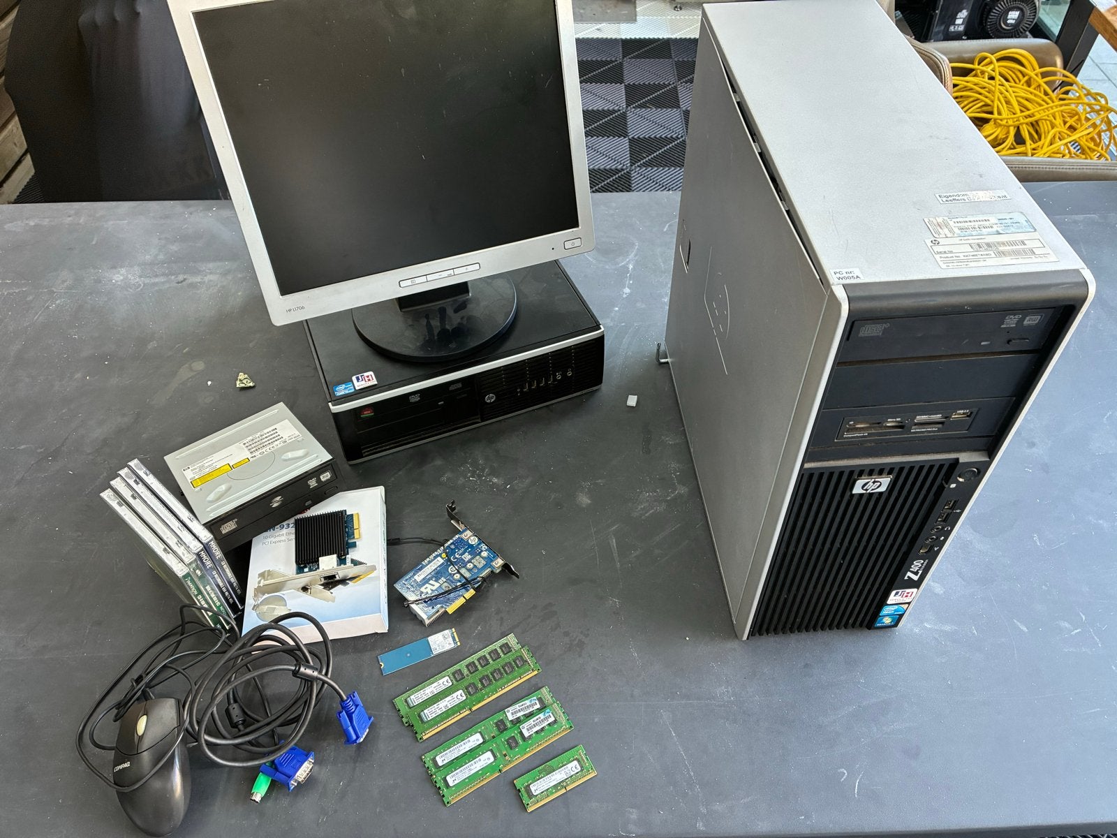 HP Z400 & Compaq PC's met monitoren en diverse onderdelen, Computers en Software, Ophalen, Gebruikt, Met monitor, A