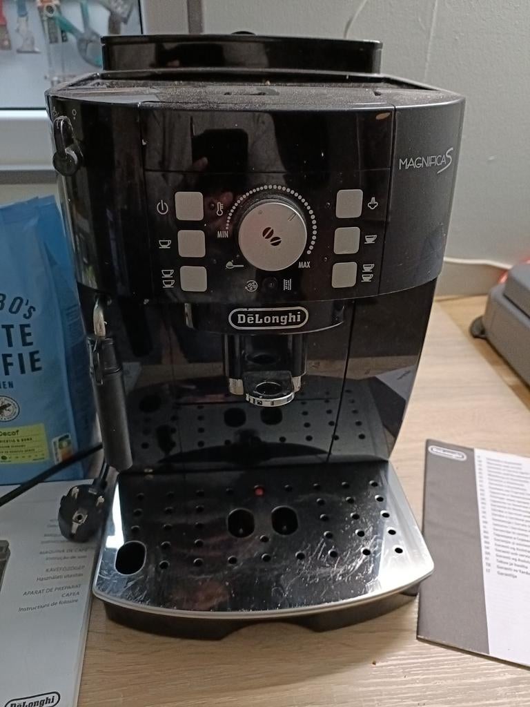 De'Longhi Magnifica S ECAM 21.117.B Koffiemachine, Gebruikt, Koffiemachine, 2 tot 4 kopjes, Afneembaar waterreservoir