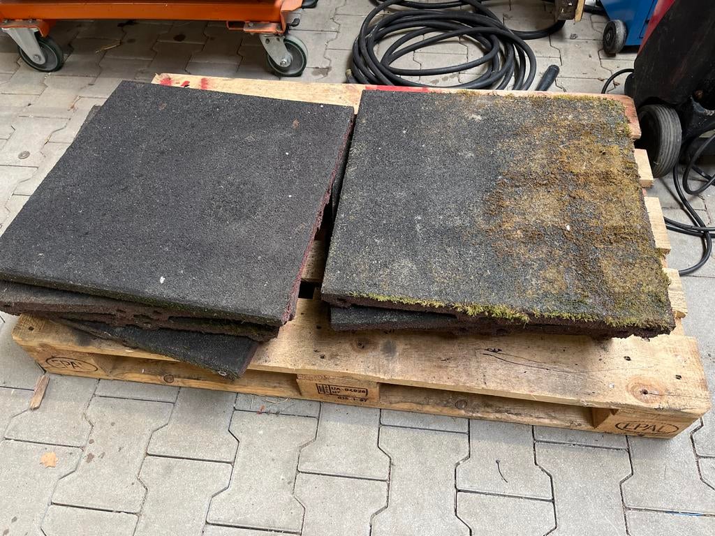8 rubberen tegels 50x50 cm, Tuin en Terras, Tegels en Klinkers, Ophalen, Gebruikt, Overige typen, Rubber