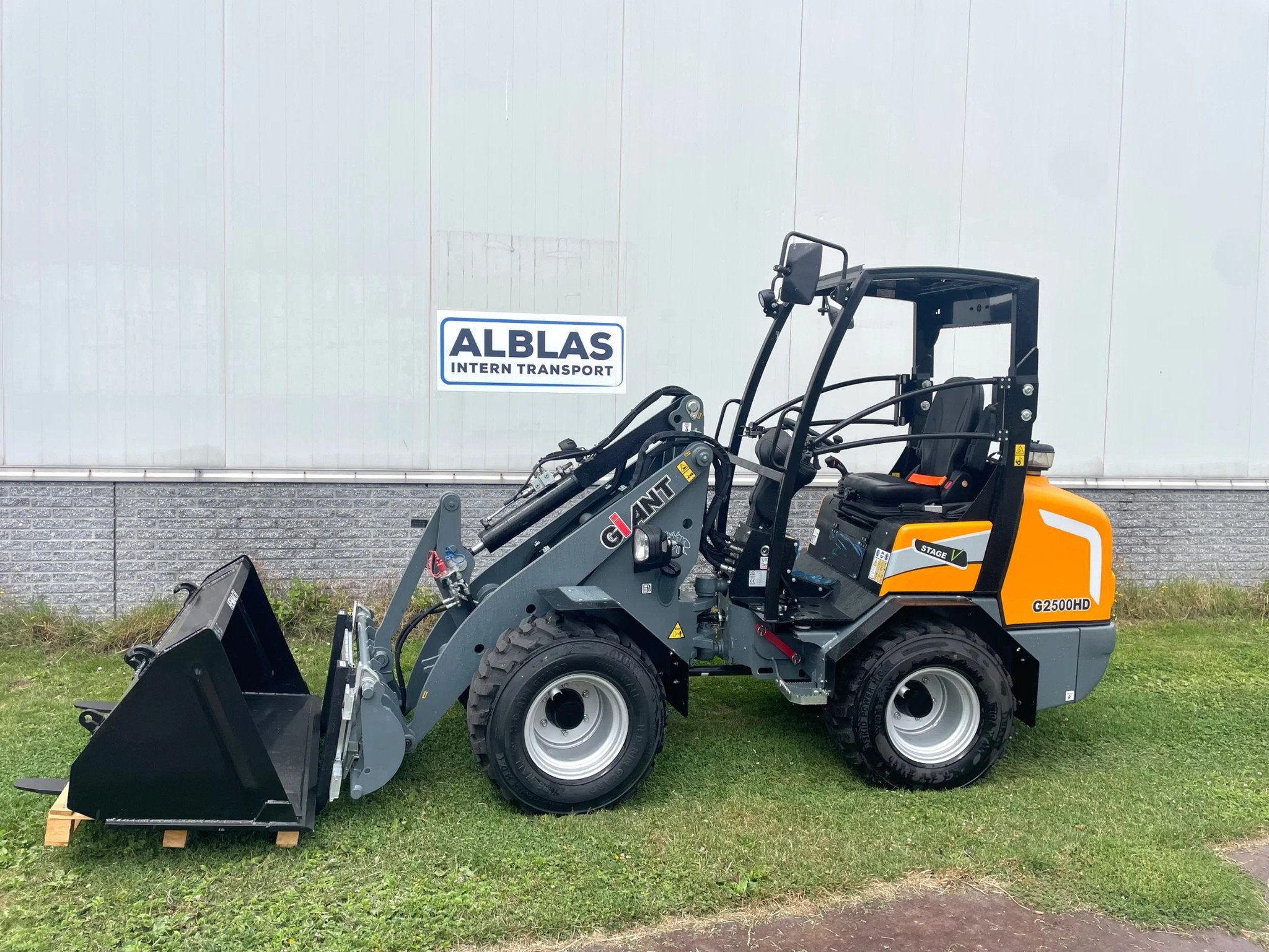 Giant G2500HD Xtra NIEUW ! Met bak en lepels, Tobroco, Info@alblasinterntransport.nl, NL, Wiellader of Shovel
