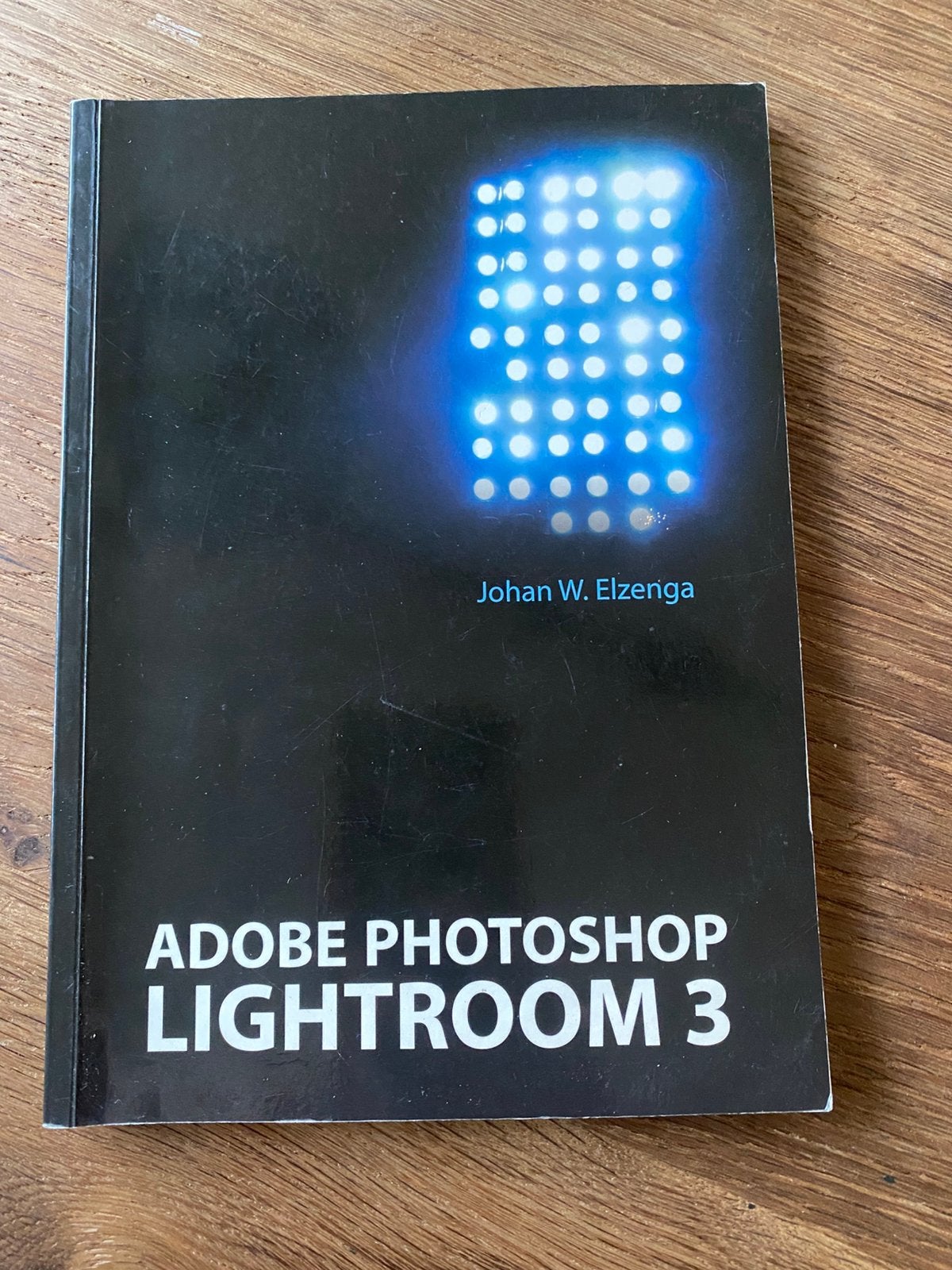 Johan W. Elzenga - Adobe Photoshop Lightroom 3, Ophalen of Verzenden, Zo goed als nieuw