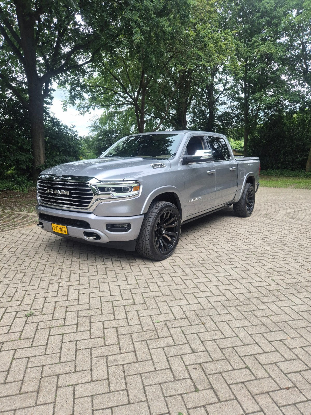 Ram 1500 longhorn marge met 107 dkm 2020 4x4, Auto's, Dodge, Overige kleuren, 402 pk, Leder, Vierwielaandrijving