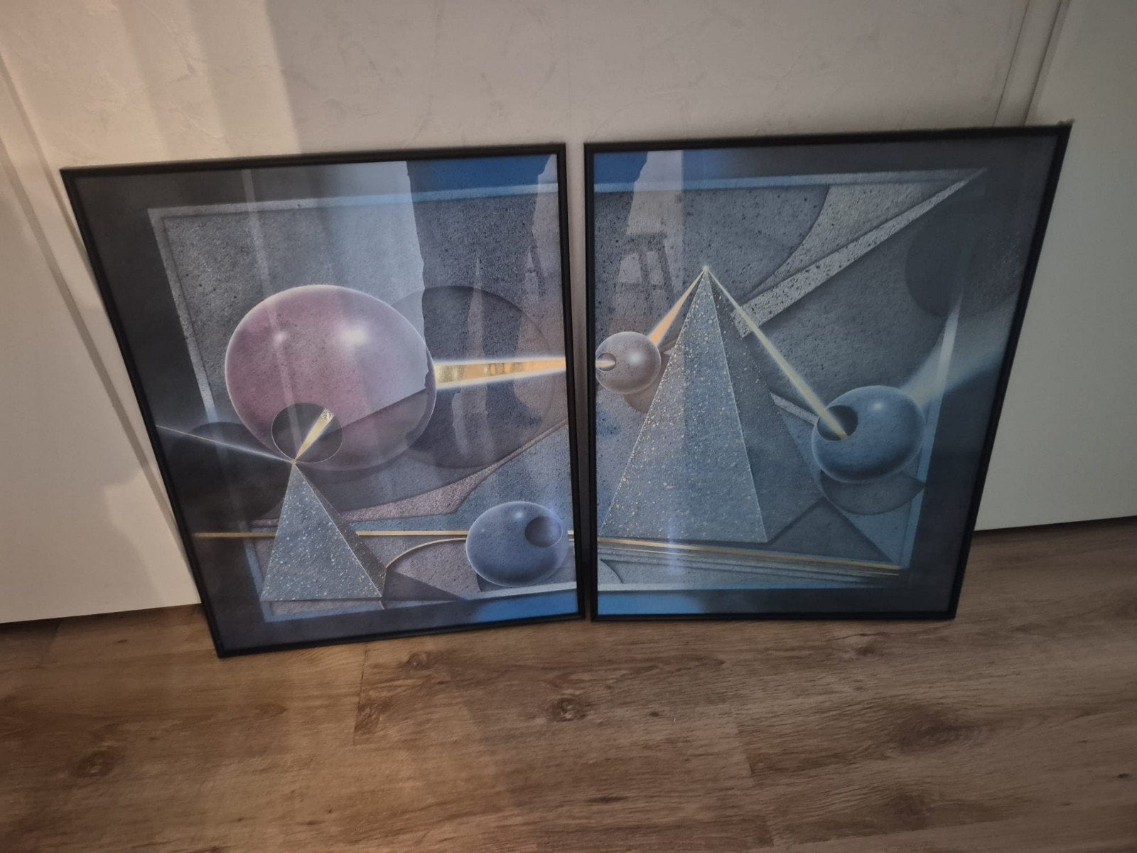 2 lijsten met posters, Huis en Inrichting, Woonaccessoires | Lijsten, Ophalen, 57 cm, 71 cm, Glas